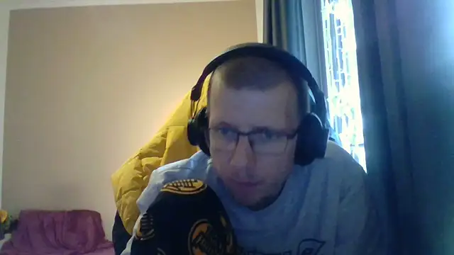 Snapshot of David250692 chatting on October 7, 2025, 11:55 am David250692 online show from October 7, 2025, 11:55 am