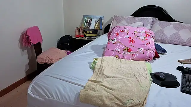 melissaDelicious online show from December 15, 2025, 12:38 am