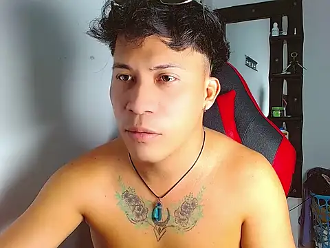 boyhot23x online show from April 18, 2026, 2:47 am