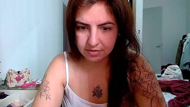 chelbyy online show from November 12, 2025, 3:27 pm