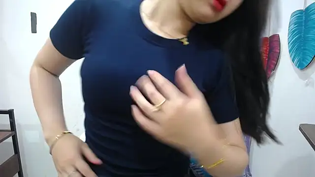 Aminababiew online show from April 6, 2026, 1:23 am