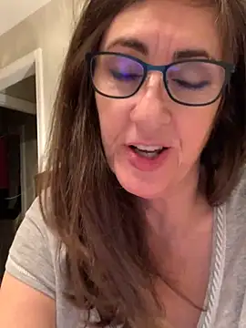 PreciousKittyXO online show from February 5, 2025, 6:37 pm