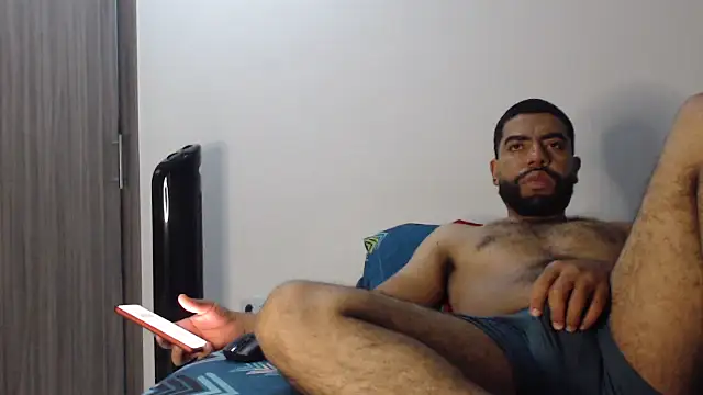 Snapshot of Aroon_Stonne chatting on October 28, 2025, 5:18 am Aroon Stonne online show from October 28, 2025, 5:18 am