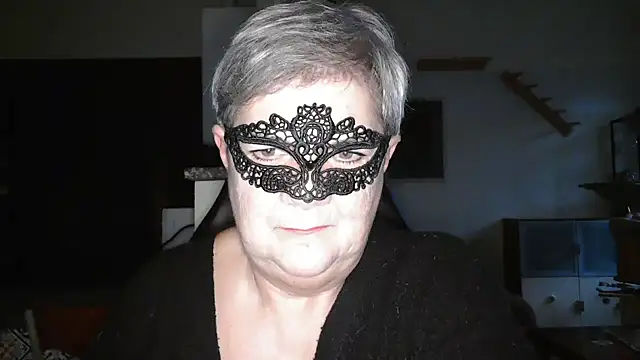 Snapshot of simona60 chatting on November 15, 2025, 2:21 pm simona60 online show from November 15, 2025, 2:21 pm