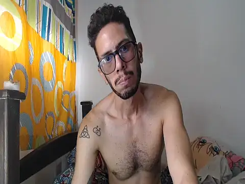 Snapshot of alisterxxx chatting on February 7, 2026, 3:20 pm alisterxxx online show from February 7, 2026, 3:20 pm