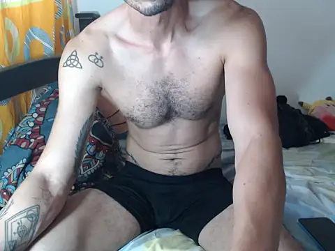 Snapshot of alisterxxx chatting on December 3, 2025, 7:02 pm alisterxxx online show from December 3, 2025, 7:02 pm