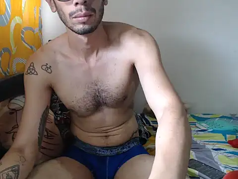 Snapshot of alisterxxx chatting on February 21, 2026, 2:30 pm alisterxxx online show from February 21, 2026, 2:30 pm