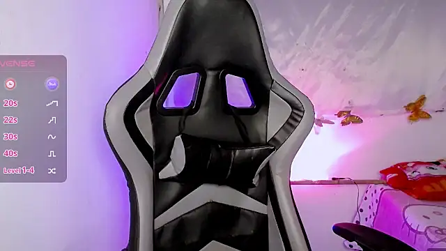 ninatiny online show from February 6, 2026, 11:39 am