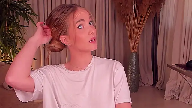 Snapshot of daisyd001 chatting on February 12, 2026, 10:04 am daisyd001 online show from February 12, 2026, 10:04 am