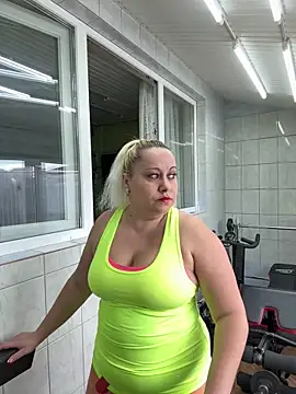 Snapshot of SabinaSweety chatting on March 14, 2025, 11:01 am SabinaSweety online show from March 14, 2025, 11:01 am