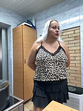 Snapshot of SabinaSweety chatting on October 7, 2025, 1:01 pm SabinaSweety online show from October 7, 2025, 1:01 pm