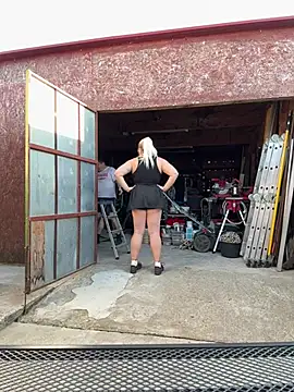 Snapshot of SabinaSweety chatting on March 7, 2025, 3:18 pm SabinaSweety online show from March 7, 2025, 3:18 pm