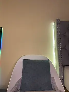 KIARAPRETTY online show from February 8, 2026, 3:15 am