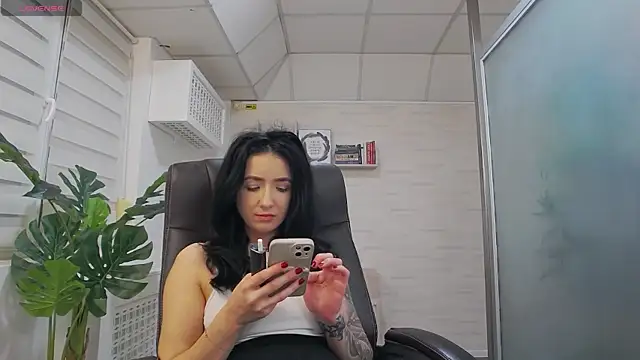 Snapshot of GlamKate chatting on February 12, 2025, 10:35 am GlamKate online show from February 12, 2025, 10:35 am