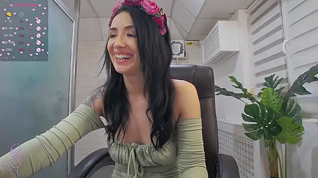 Snapshot of GlamKate chatting on March 10, 2025, 10:18 am GlamKate online show from March 10, 2025, 10:18 am