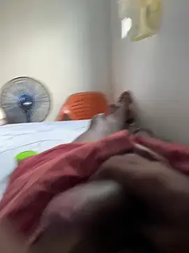 Snapshot of elnegro_696 chatting on December 2, 2025, 8:43 pm elnegro 696 online show from December 2, 2025, 8:43 pm