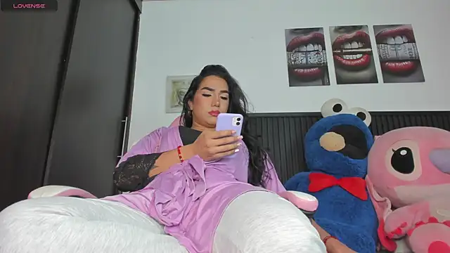 KATALINA HOT TS online show from December 5, 2025, 8:28 pm