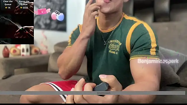 BenjaminCooperk online show from November 17, 2025, 5:33 am