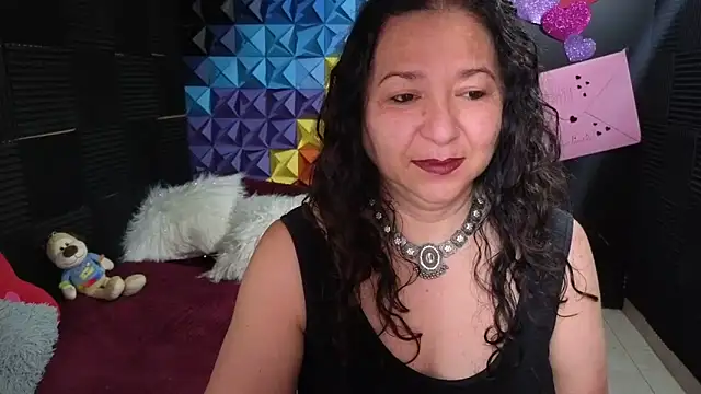 Snapshot of katifoxx chatting on February 24, 2026, 3:24 pm katifoxx online show from February 24, 2026, 3:24 pm