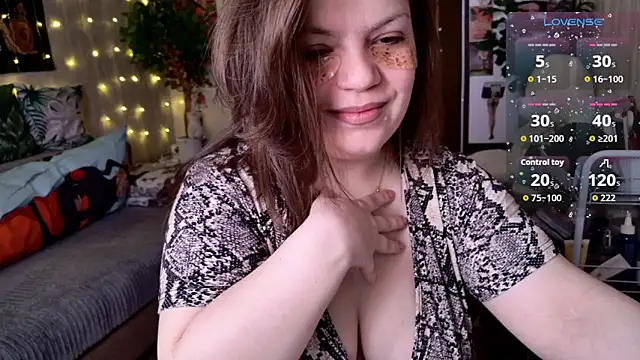 cutewhip online show from April 25, 2026, 6:05 am