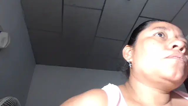 Snapshot of adrixxx38 chatting on December 14, 2025, 10:59 pm adrixxx38 online show from December 14, 2025, 10:59 pm