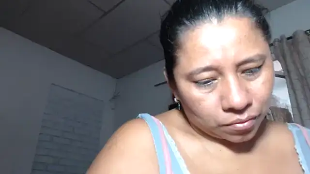 Snapshot of adrixxx38 chatting on December 22, 2025, 4:40 pm adrixxx38 online show from December 22, 2025, 4:40 pm