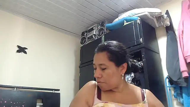 adrixxx38 online show from May 14, 2026, 7:44 pm