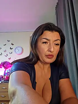 Snapshot of Hotangel75 chatting on September 28, 2025, 5:09 pm Hotangel75 online show from September 28, 2025, 5:09 pm