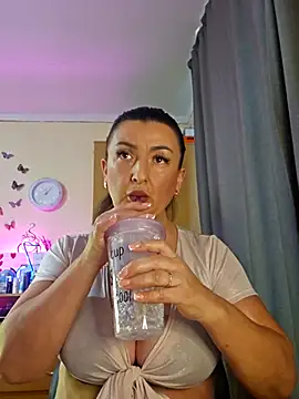 Snapshot of Hotangel75 chatting on November 27, 2025, 9:54 am Hotangel75 online show from November 27, 2025, 9:54 am