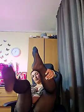 Snapshot of Hotangel75 chatting on September 23, 2025, 9:05 am Hotangel75 online show from September 23, 2025, 9:05 am