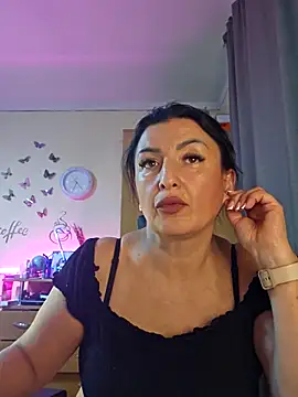 Snapshot of Hotangel75 chatting on October 27, 2025, 6:36 am Hotangel75 online show from October 27, 2025, 6:36 am