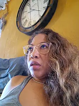 Snapshot of mila38 chatting on November 12, 2025, 9:24 am mila38 online show from November 12, 2025, 9:24 am