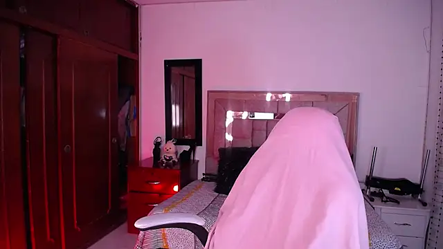 Snapshot of salomecastro_ chatting on October 24, 2025, 3:38 am salomecastro online show from October 24, 2025, 3:38 am