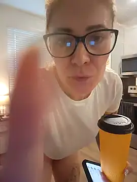 HollyTattoo online show from December 11, 2024, 2:54 pm