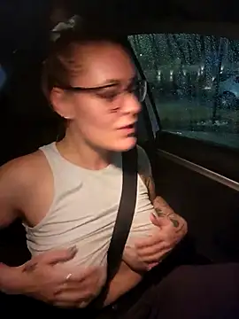 HollyTattoo online show from December 9, 2024, 11:03 pm