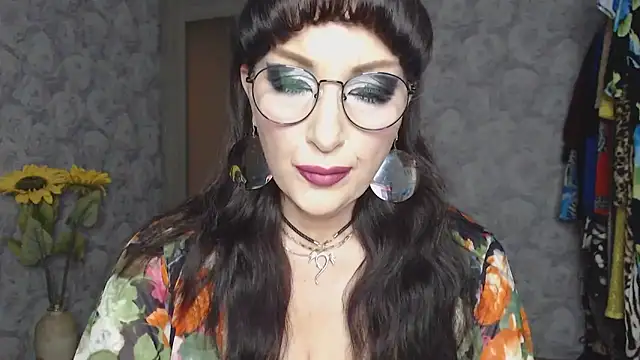 Snapshot of Aziza1 chatting on September 8, 2025, 2:16 pm Aziza1 online show from September 8, 2025, 2:16 pm