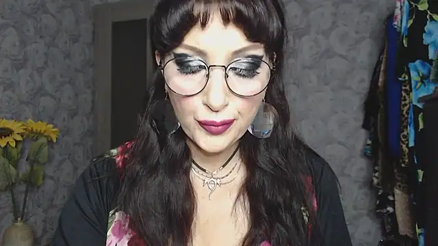 Snapshot of Aziza1 chatting on September 16, 2025, 2:18 pm Aziza1 online show from September 16, 2025, 2:18 pm