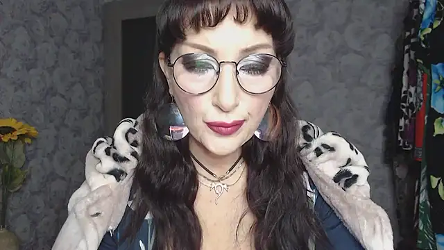 Snapshot of Aziza1 chatting on October 24, 2025, 2:49 pm Aziza1 online show from October 24, 2025, 2:49 pm