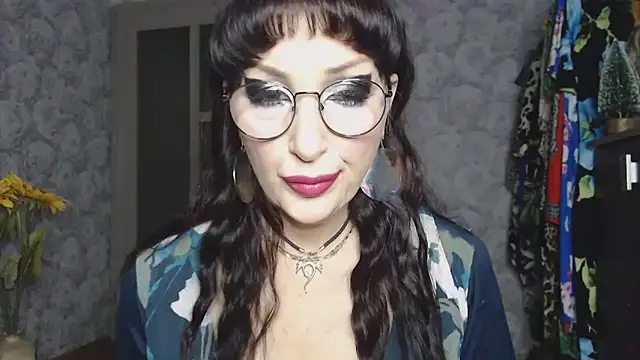 Snapshot of Aziza1 chatting on December 4, 2025, 11:42 am Aziza1 online show from December 4, 2025, 11:42 am