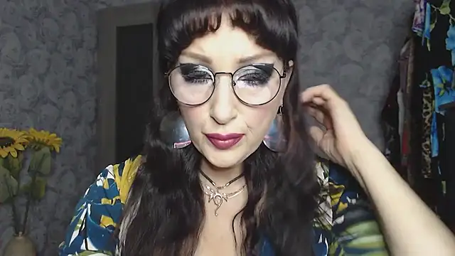 Snapshot of Aziza1 chatting on September 17, 2025, 3:36 pm Aziza1 online show from September 17, 2025, 3:36 pm