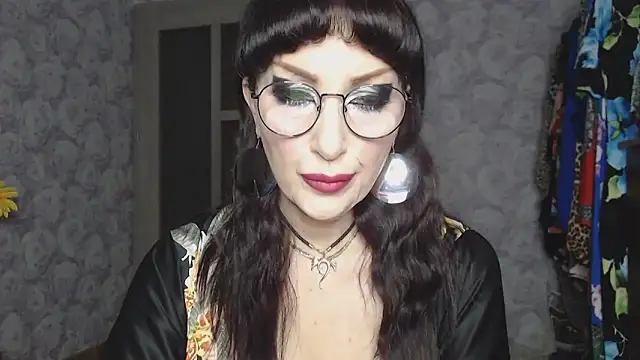 Snapshot of Aziza1 chatting on December 14, 2025, 12:00 pm Aziza1 online show from December 14, 2025, 12:00 pm