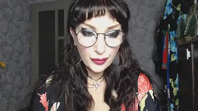 Snapshot of Aziza1 chatting on November 27, 2025, 1:11 pm Aziza1 online show from November 27, 2025, 1:11 pm