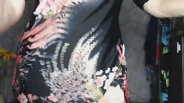 Snapshot of Aziza1 chatting on October 9, 2025, 2:50 pm Aziza1 online show from October 9, 2025, 2:50 pm