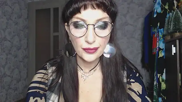 Snapshot of Aziza1 chatting on November 12, 2025, 12:31 pm Aziza1 online show from November 12, 2025, 12:31 pm