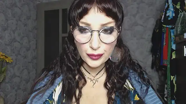 Snapshot of Aziza1 chatting on November 18, 2025, 8:34 pm Aziza1 online show from November 18, 2025, 8:34 pm