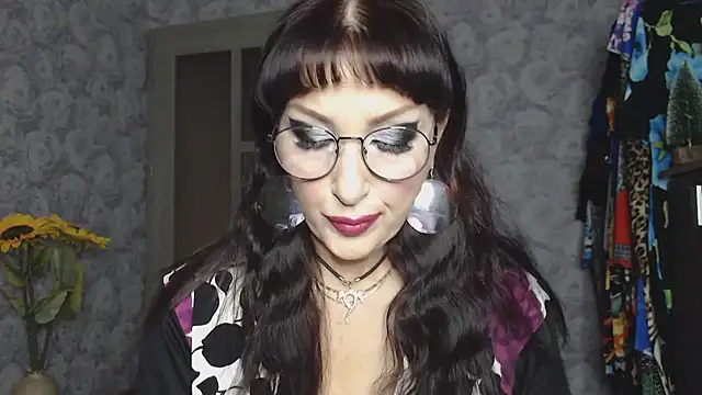 Snapshot of Aziza1 chatting on September 28, 2025, 1:40 pm Aziza1 online show from September 28, 2025, 1:40 pm