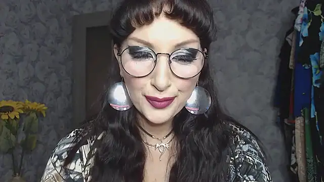 Snapshot of Aziza1 chatting on September 24, 2025, 2:23 pm Aziza1 online show from September 24, 2025, 2:23 pm