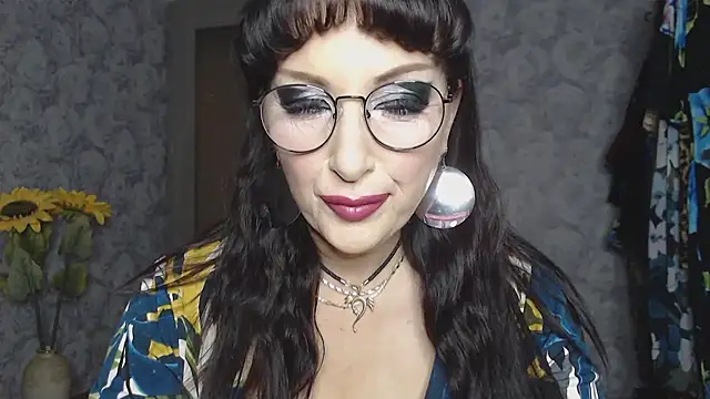 Snapshot of Aziza1 chatting on September 15, 2025, 1:55 pm Aziza1 online show from September 15, 2025, 1:55 pm