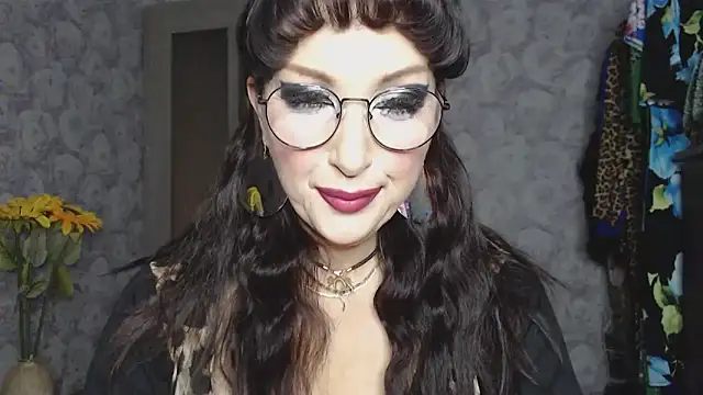 Snapshot of Aziza1 chatting on October 5, 2025, 2:30 pm Aziza1 online show from October 5, 2025, 2:30 pm