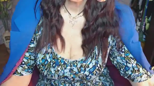 Snapshot of Aziza1 chatting on November 4, 2025, 2:32 pm Aziza1 online show from November 4, 2025, 2:32 pm